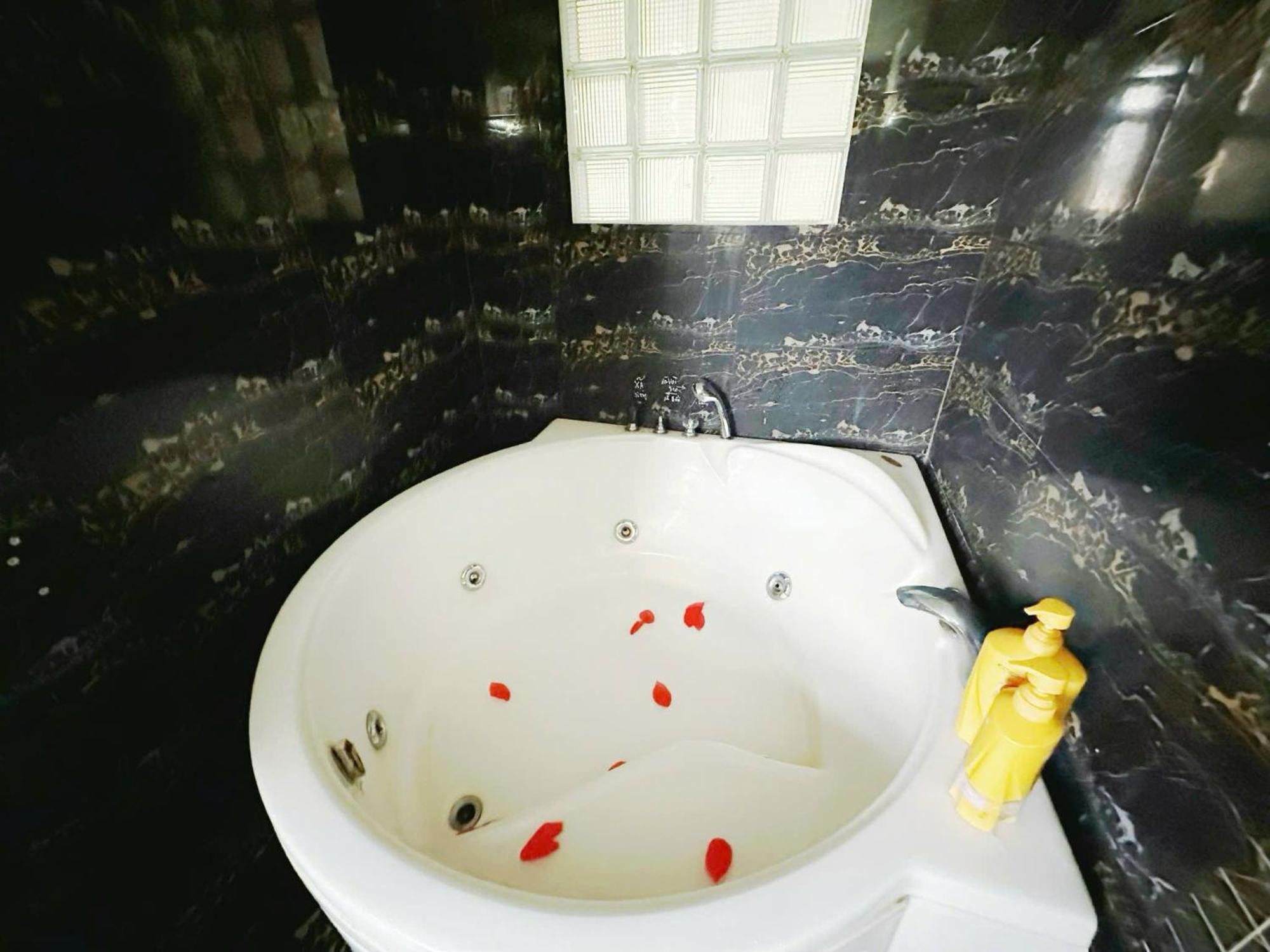H79 Hotel Ho Chi Minh City Exterior photo